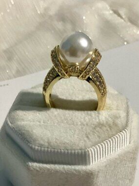 💍 10k Gold plated Luxurious Oversized Pearl Cocktail Ring